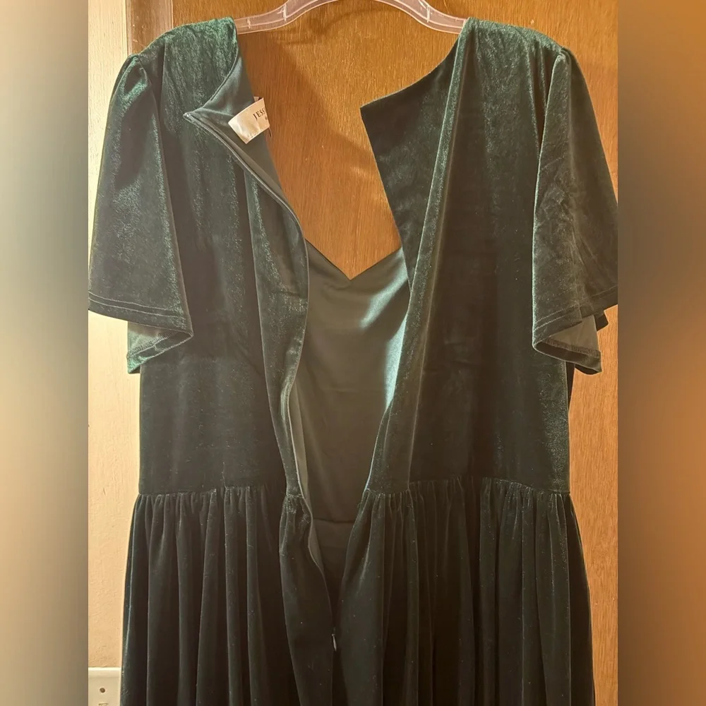 NWT Jessakae Riverwood Green Velvet Midi Dress - Picture 6 of 9